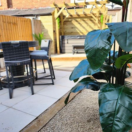 Xxhot Tubxx 4Bed Semi, Sleeps 8, 2 Bathrooms بلاكبول المظهر الخارجي الصورة