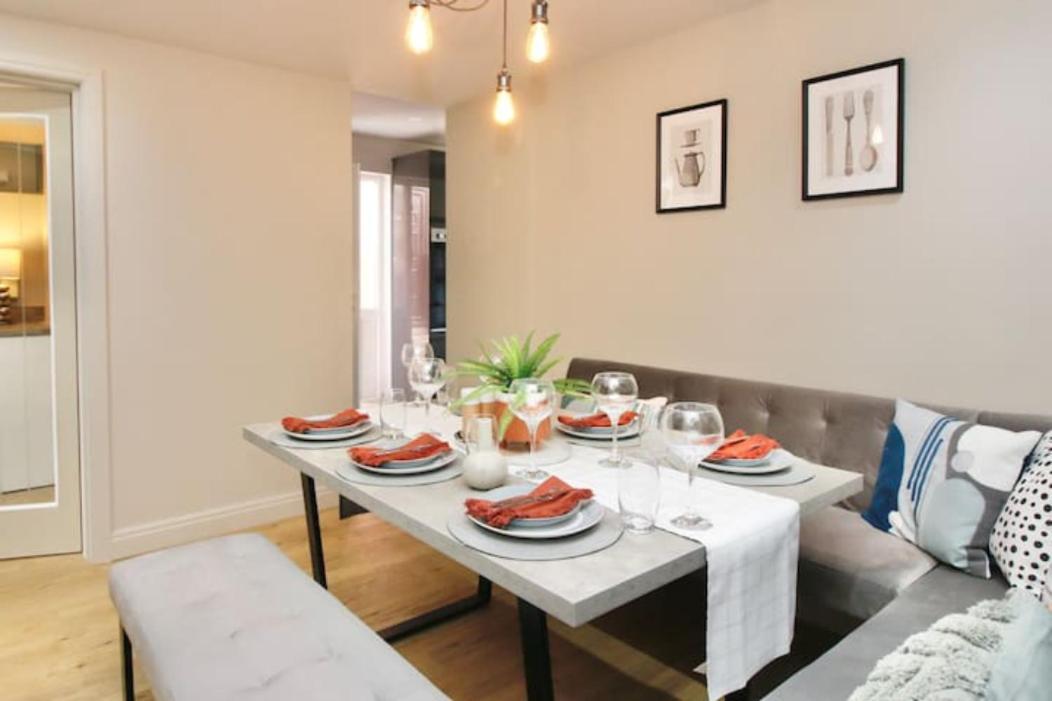 Xxhot Tubxx 4Bed Semi, Sleeps 8, 2 Bathrooms بلاكبول المظهر الخارجي الصورة