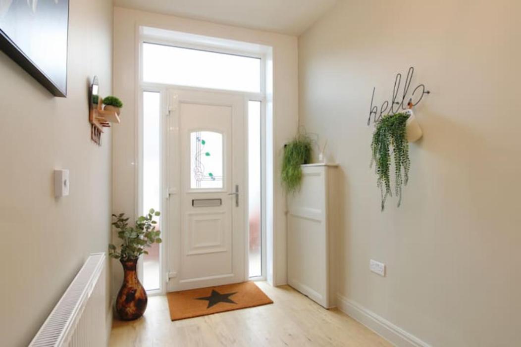 Xxhot Tubxx 4Bed Semi, Sleeps 8, 2 Bathrooms بلاكبول المظهر الخارجي الصورة